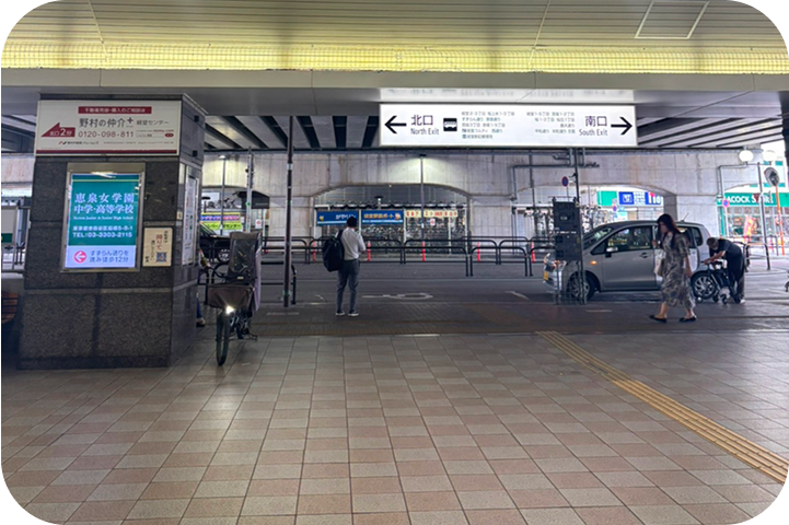 経堂駅改札を出て左に曲がります