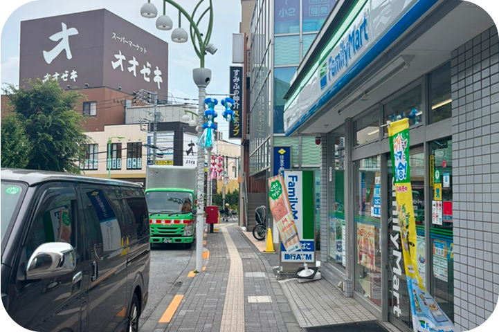 経堂駅改札を出て左に曲がります